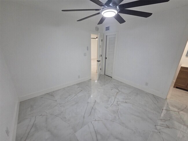 Building Photo - 251 S Cypress Rd