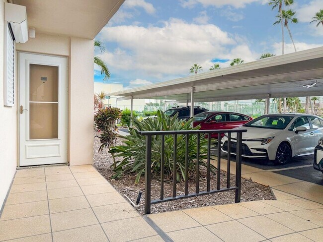 Building Photo - 7625 Sun Island Dr S