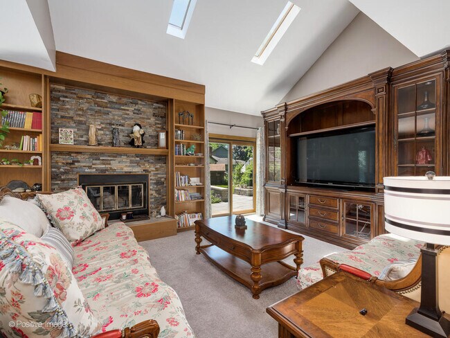 Building Photo - 1412 Ambleside Cir