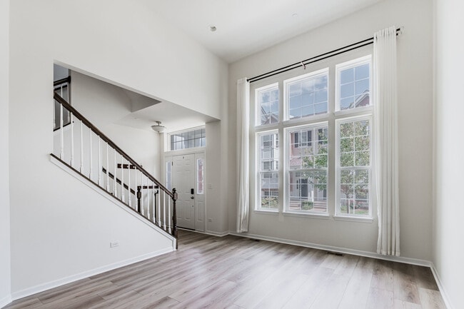 Building Photo - 4446 Monroe Ct