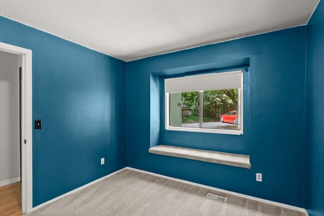 Building Photo - Contemporary One-Level 2 Bed/1 Bath Tranquil Retreat