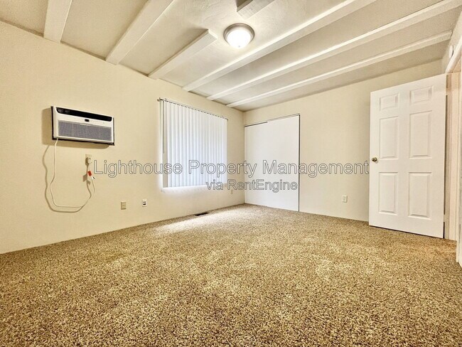 Building Photo - 10375 Portage Rd