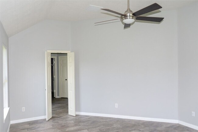 Building Photo - 822 Oak Lodge Ct