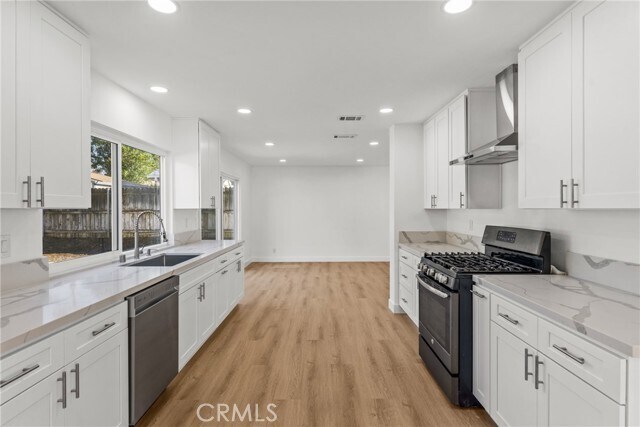 Building Photo - 22042 Tanager St