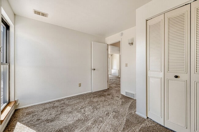 Building Photo - Incredible Shanahan Ridge Home with Flatiron Views