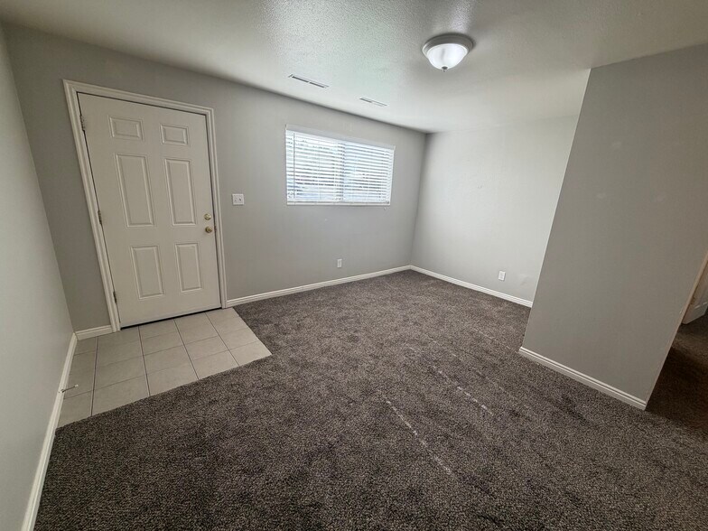 Building Photo - 1011 N 235 W