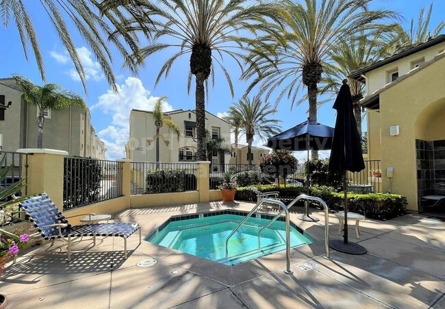 Building Photo - ***Gorgeous 2 bed / 2.5 bath / 1,202 sqft Townhome in Carmel Valley - Available NOW***