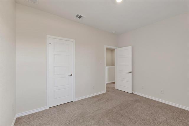 Building Photo - 740 Thorn Crk Dr