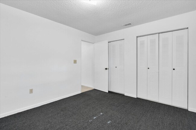 Building Photo - 5601 59th Way N