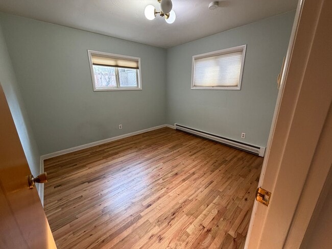 Building Photo - 3 Bedroom 1 Bath single story home