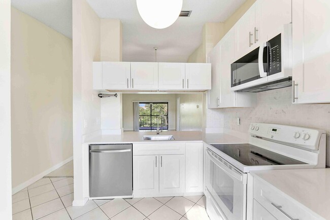 Building Photo - 3375 Jaywood Terrace