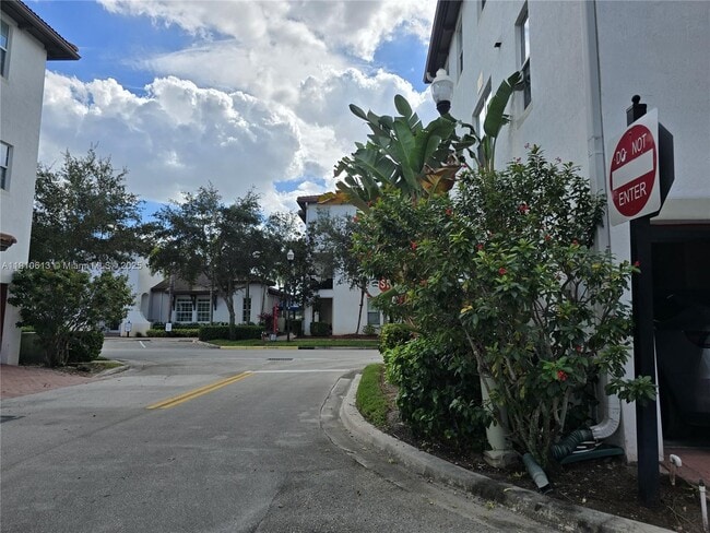 Building Photo - 11938 SW 26th Ct