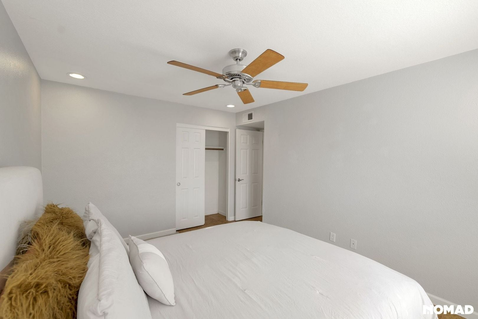 Building Photo - 1049 N Granite Reef Rd