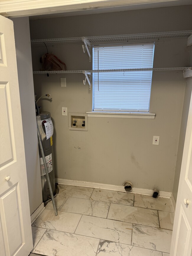 Building Photo - 401 1st Ave N