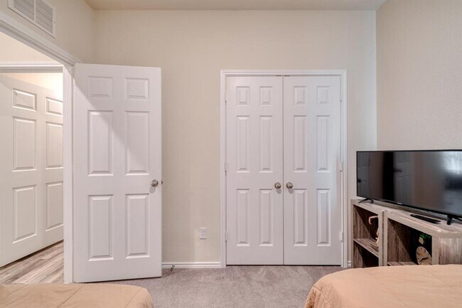 Building Photo - 248 Cherry Vine Dr