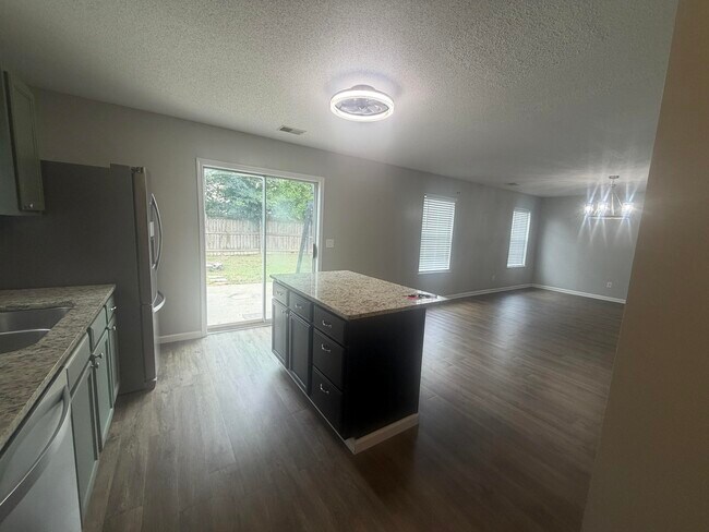 Building Photo - 1755 Polaris Dr