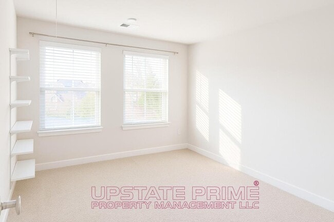 Building Photo - 340 Lograto Ln