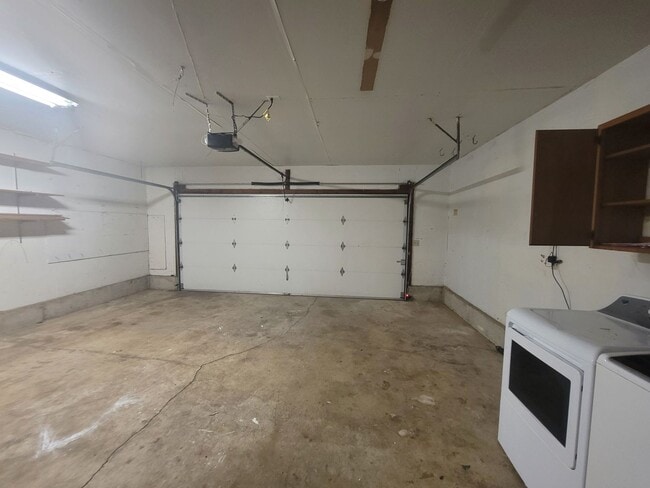 Building Photo - Charming 3 bedroom 2 bath.