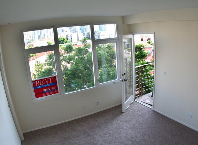 Building Photo - 602 W Fir St