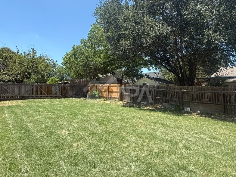 Building Photo - 7535 Rustic Trail