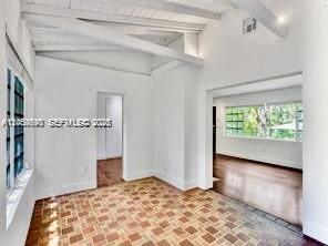 Building Photo - 400 NE 86th St
