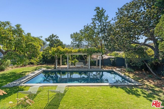 Building Photo - 2150 Moreno Dr