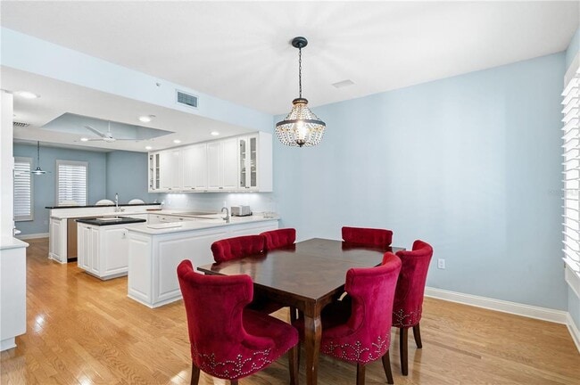 Building Photo - 515 5th Ave NE