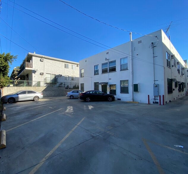 Building Photo - 265 S Manhattan Pl