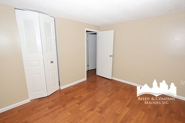 Building Photo - 4400 Spring Harbor Dr