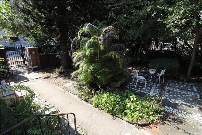 Building Photo - 777 NE 85th St