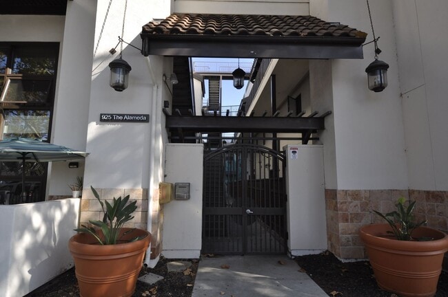 Primary Photo - Modern San Jose Condo