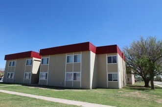 Building Photo - Blue Water Garden