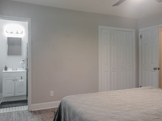 Building Photo - 411 College Blvd