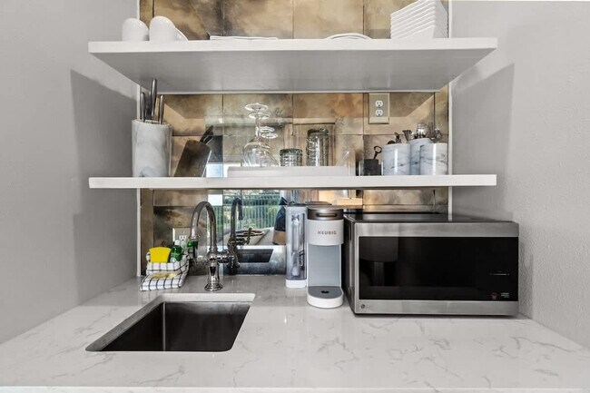 Building Photo - 9955 E County Hwy 30A