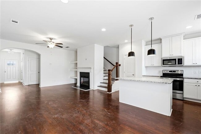 Building Photo - 1881 Plainsboro Dr