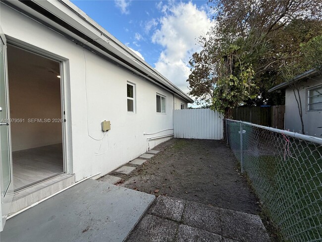 Building Photo - 7550 NW 2nd Terrace