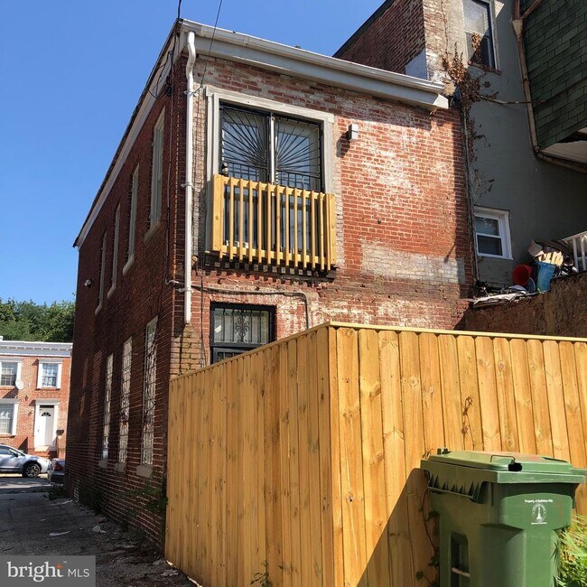 Building Photo - 120 S Carrollton Ave