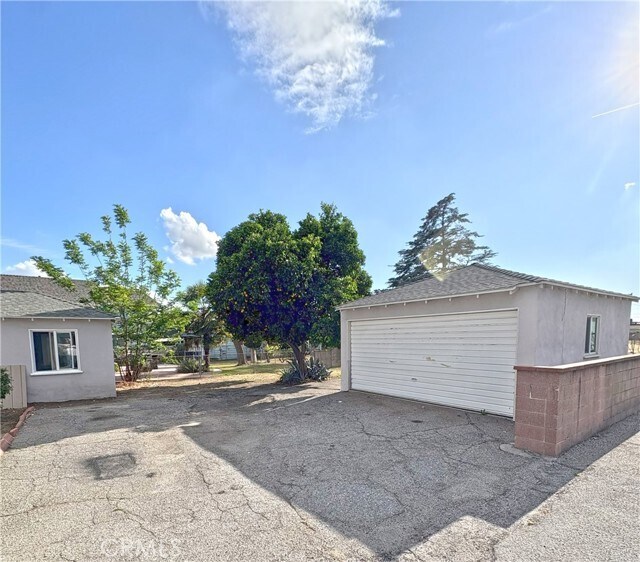 Building Photo - 1211 S 10th Ave