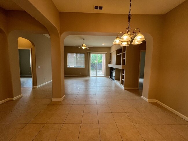 Building Photo - Charming Home Located in the Heart of Folsom