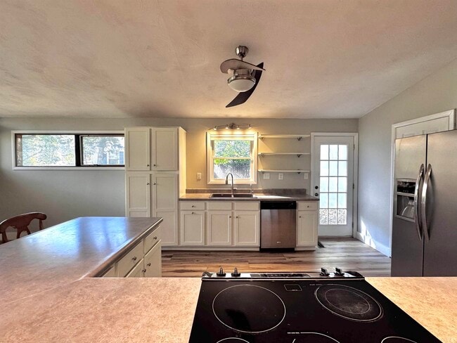 Building Photo - 7102 Woodhue Ln