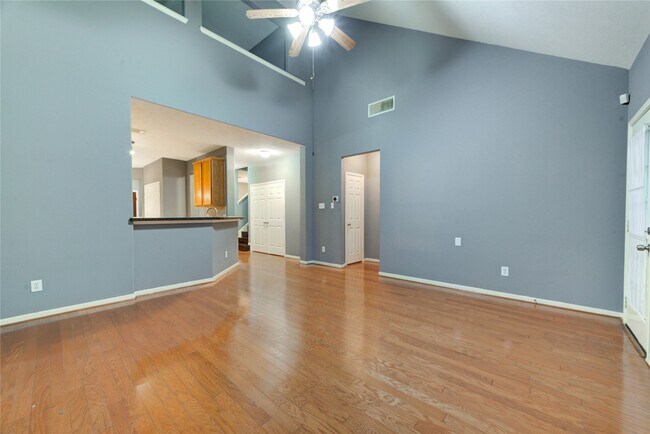 Building Photo - 2931 Meadowglen Cove