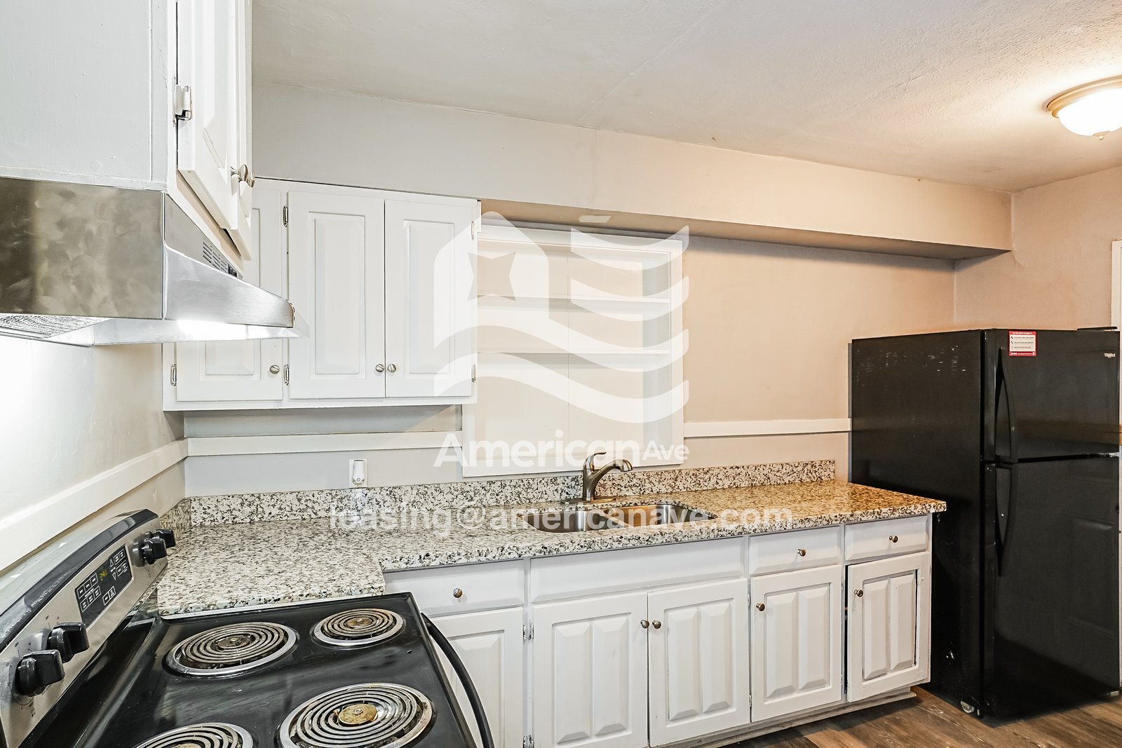 Building Photo - 2952 Woodside Dr