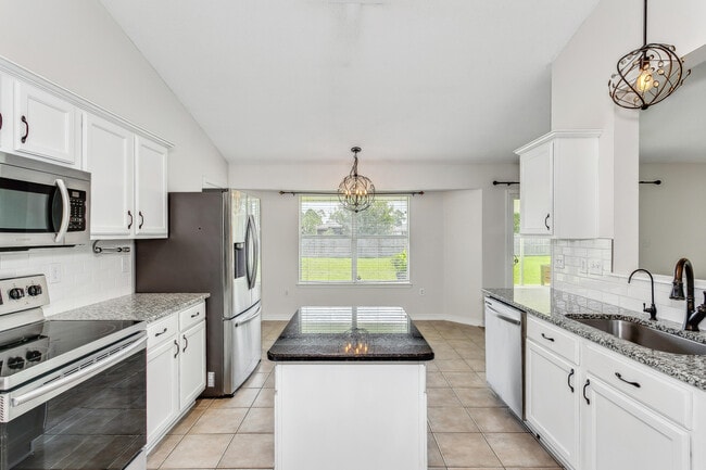 Building Photo - 2208 Seascale Ct