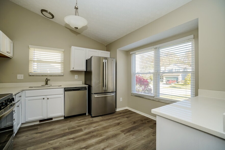 Building Photo - 1551 Covina Dr