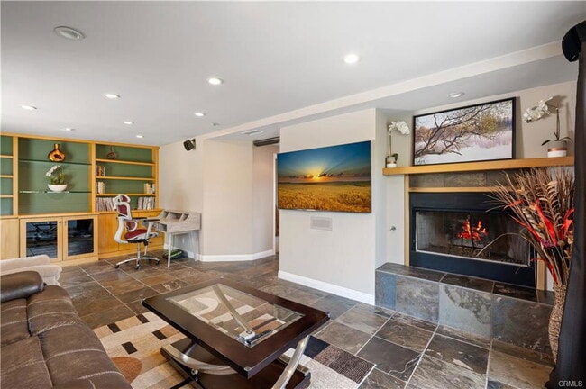 Primary Photo - 5225 Bindewald Rd
