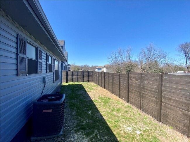 Building Photo - 6920 Bethune Ave