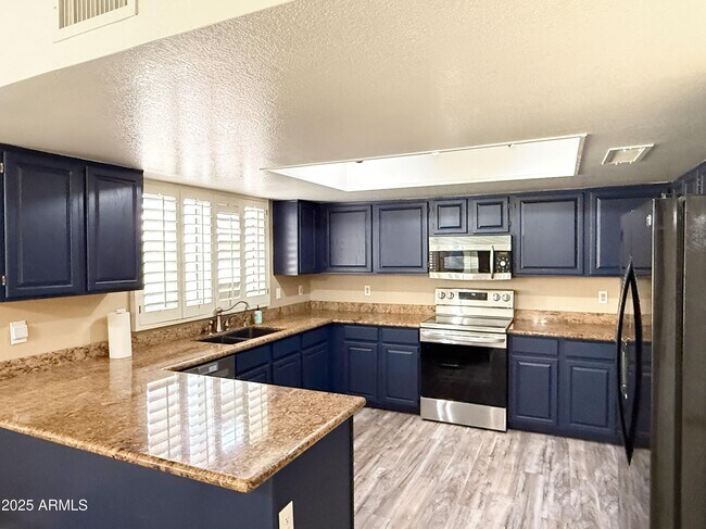 Building Photo - 444 E Ave Sierra Madre