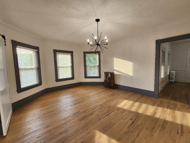 Building Photo - 105 E Main St