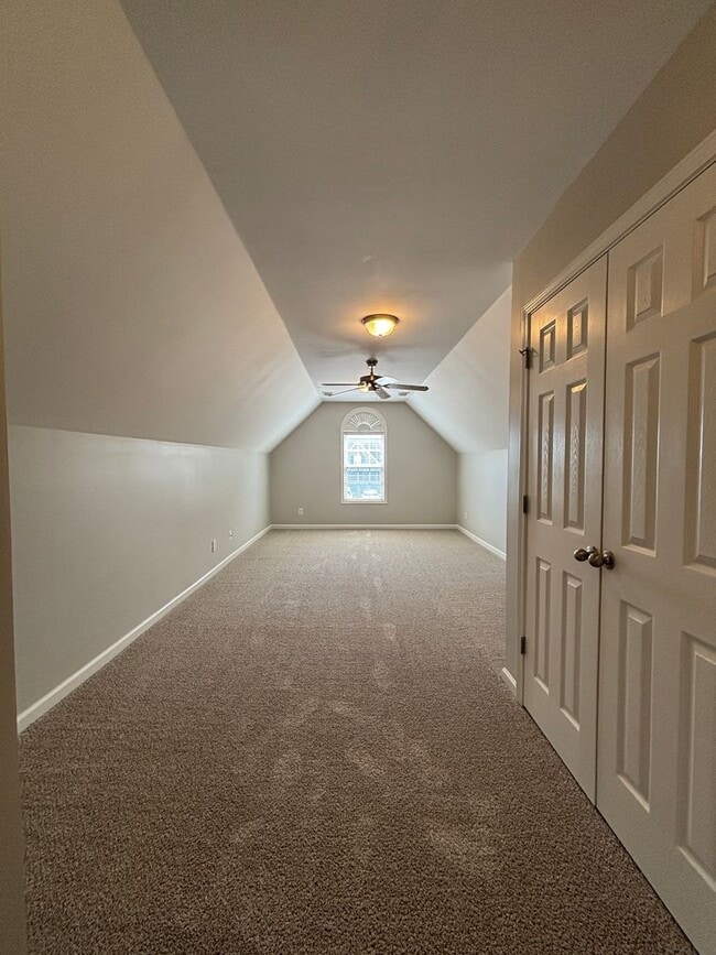Building Photo - For Rent - 4 bedrooms - close to 295