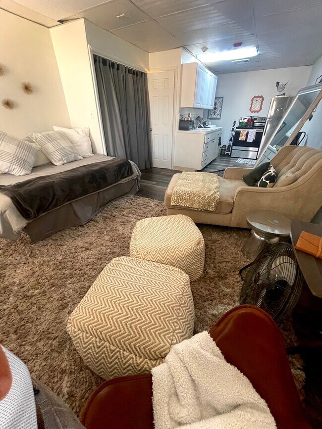 Building Photo - Studio Apartment in the Heart of Downtown Golden